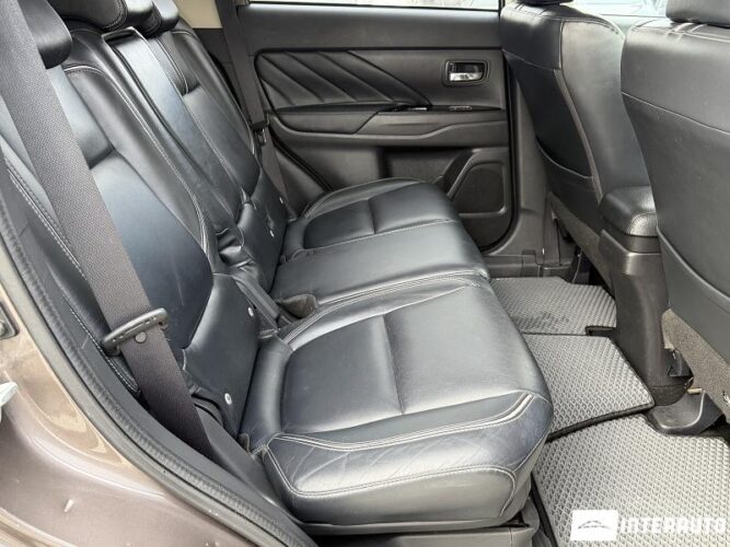 Mitsubishi Outlander 49 mitsubishi Outlander 2016
