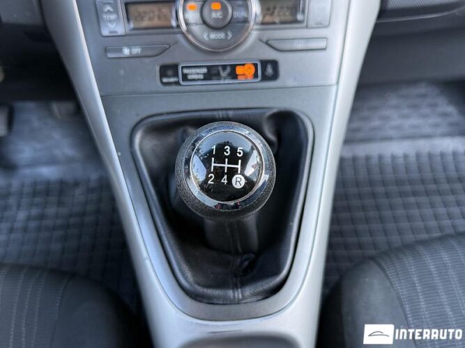 Toyota Auris 38 toyota Auris 2008