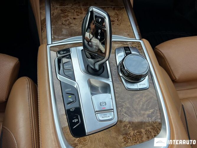 BMW 740e 52 bmw 740e 2018