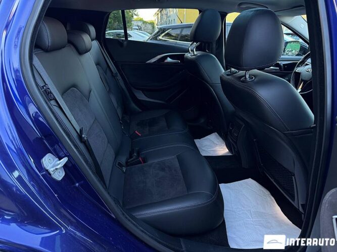 infiniti Q30 2016