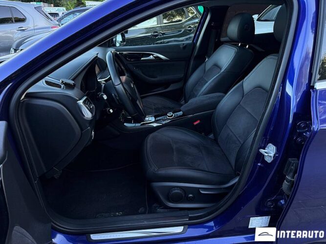 infiniti Q30 2016