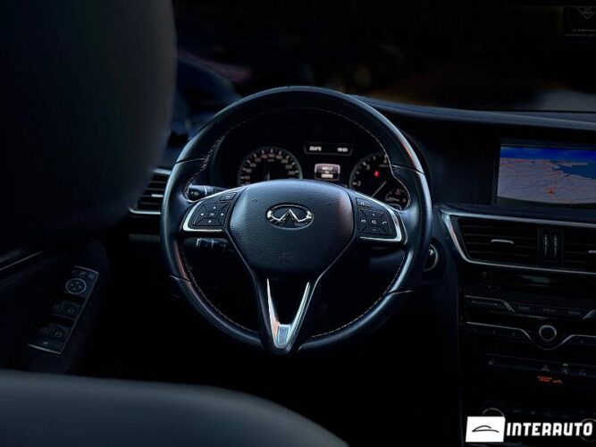 infiniti Q30 2016