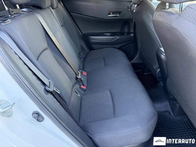 Toyota C-HR 46 toyota C-HR 2018