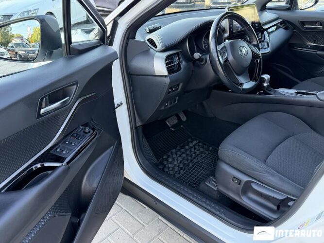 Toyota C-HR 35 toyota C-HR 2018