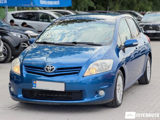 Toyota Auris 2010 doar la InterAuto
