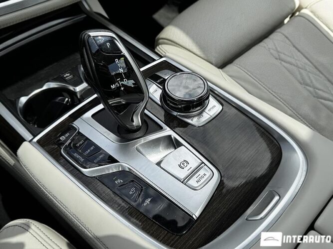 bmw 750 2020