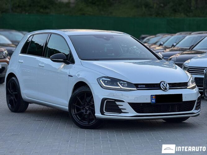Volkswagen Golf 2017 doar la InterAuto