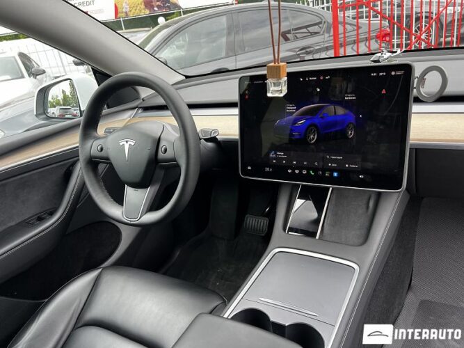 tesla Model Y 2022