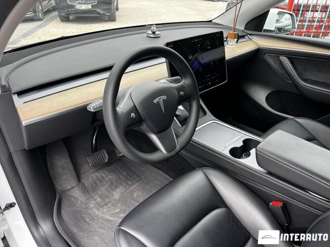 tesla Model Y 2022