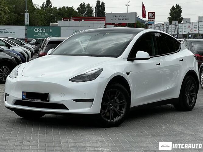 Tesla Model Y 2022 doar la InterAuto