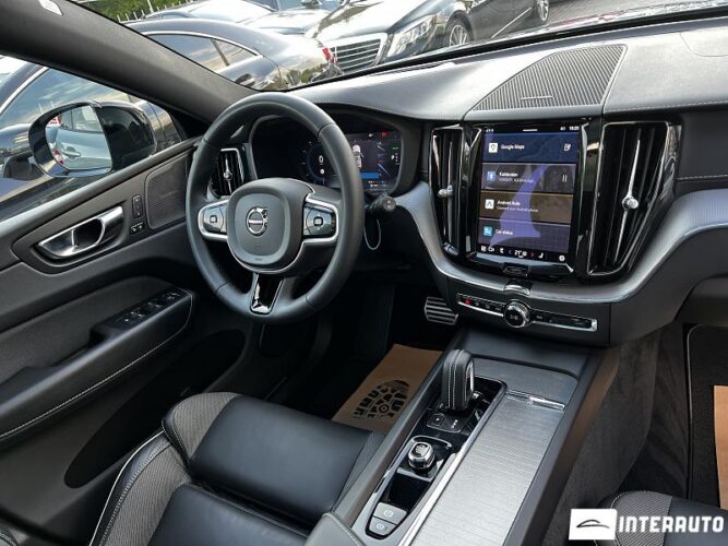 volvo XC 60 2022