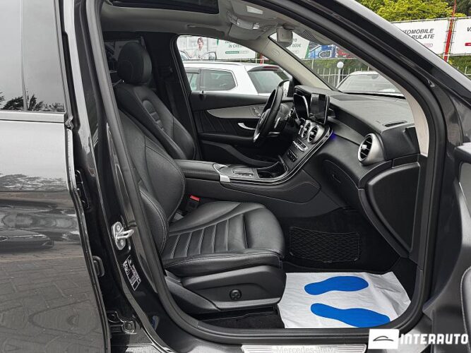 Mercedes GLC 300e 50 mercedes GLC 300e 2020