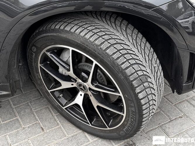 Mercedes GLC 300e 58 mercedes GLC 300e 2020