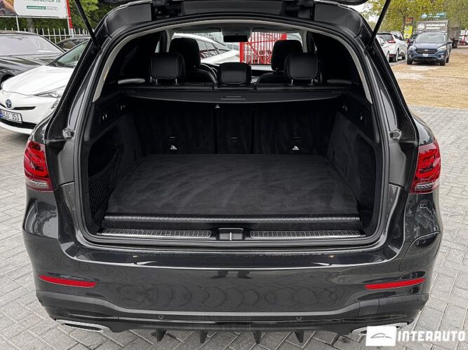 Mercedes GLC 300e 52 mercedes GLC 300e 2020