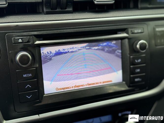 Toyota Auris 39 toyota Auris 2013