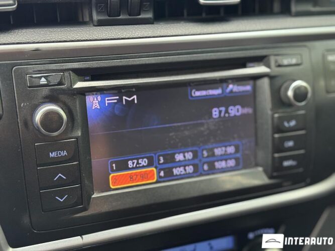 Toyota Auris 40 toyota Auris 2013