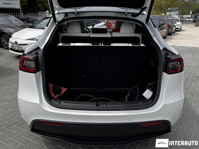 tesla Model Y 2022
