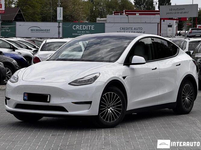 Tesla Model Y 2022 doar la InterAuto