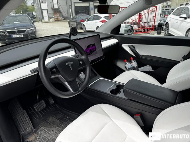 tesla Model Y 2022