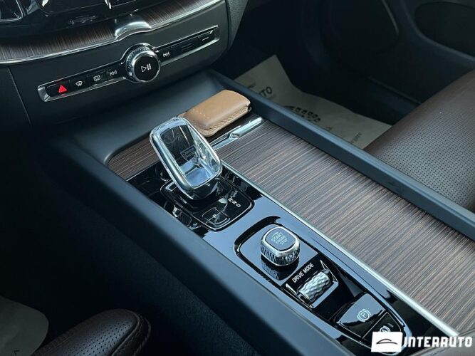 volvo XC 60 2020