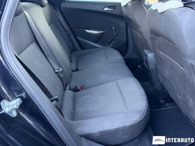opel Astra 2011