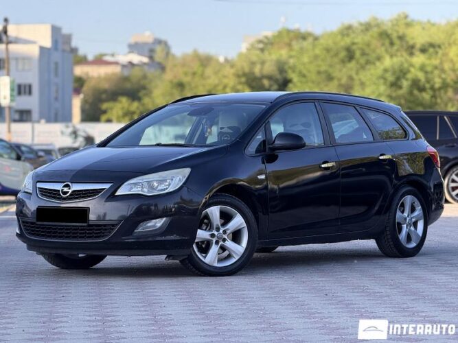 Opel Astra 2011 doar la InterAuto