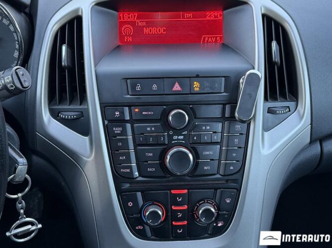 opel Astra 2011