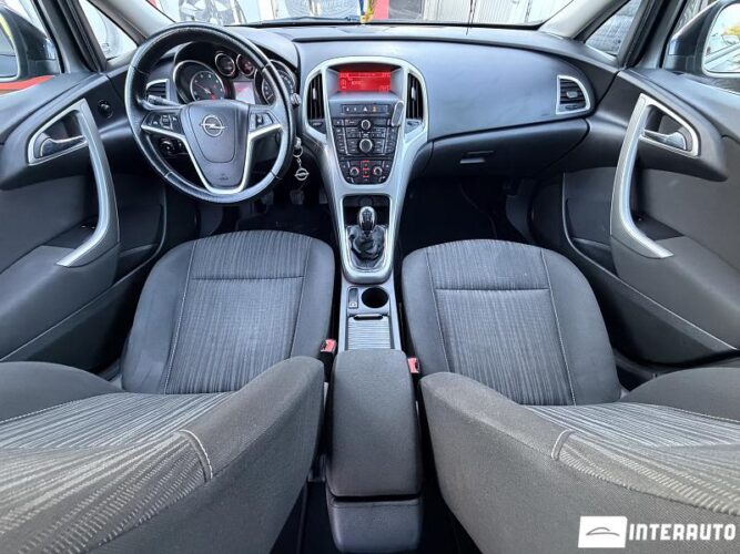 opel Astra 2011