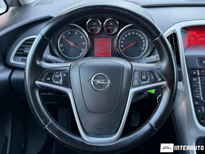 opel Astra 2011