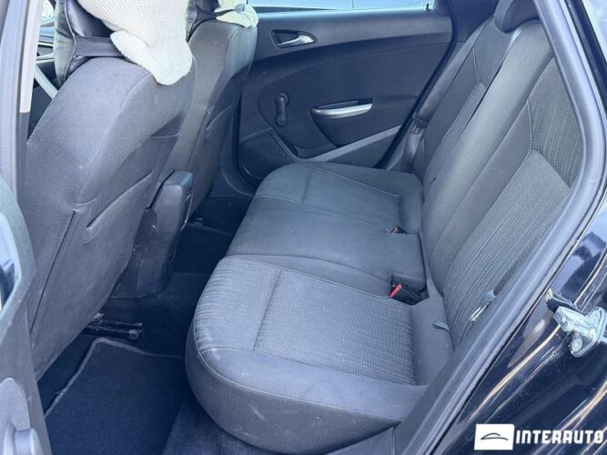opel Astra 2011