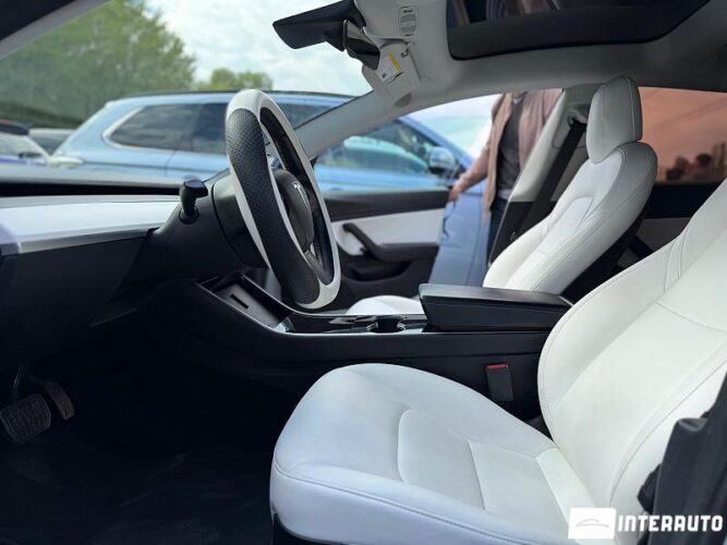 tesla Model 3 2020