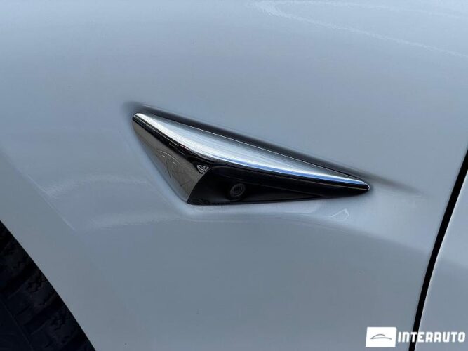 tesla Model 3 2020
