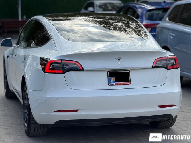 tesla Model 3 2020