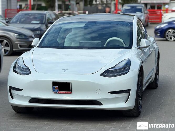 Tesla Model 3 2020 doar la InterAuto