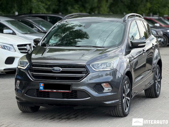 Ford Kuga 2017 doar la InterAuto