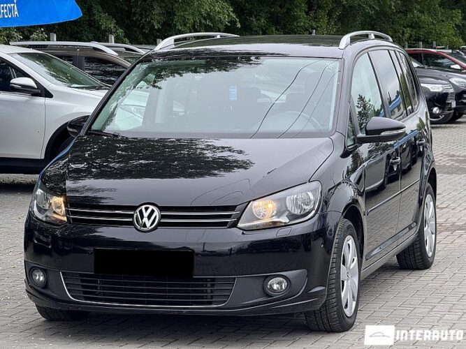 Volkswagen Touran 2013 doar la InterAuto