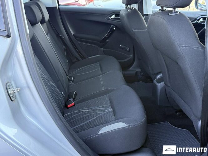 peugeot 208 2015