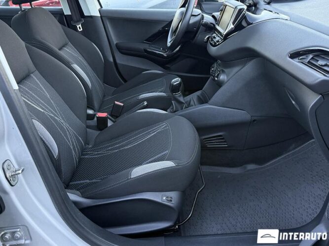 peugeot 208 2015