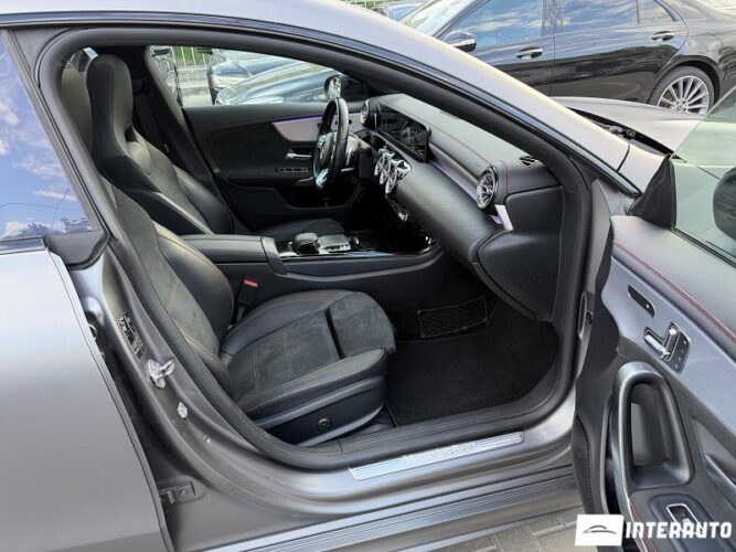 Mercedes CLA 180d 40 mercedes CLA 180d 2020
