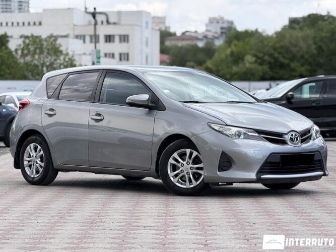 toyota Auris 2014