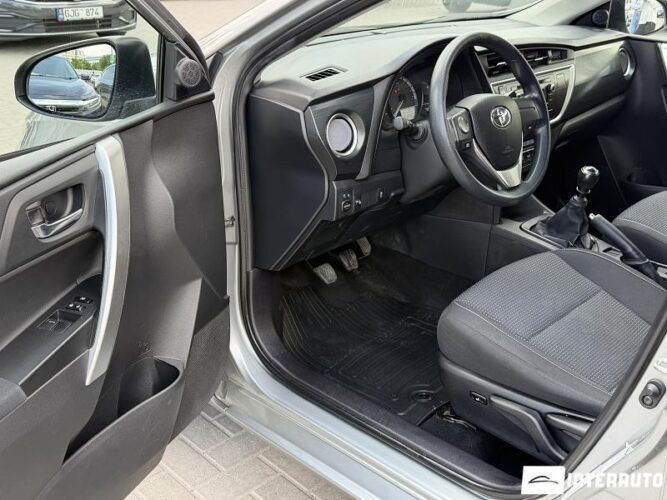 toyota Auris 2014