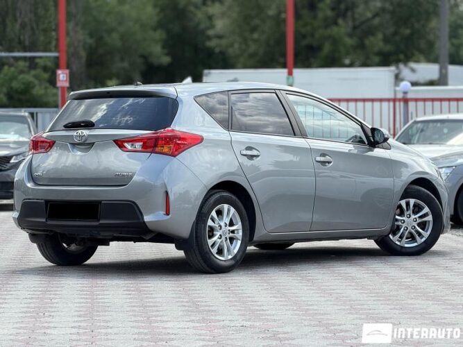 toyota Auris 2014