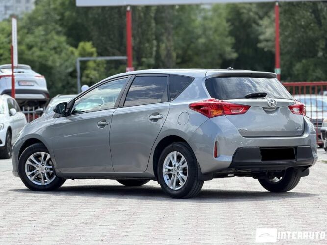toyota Auris 2014