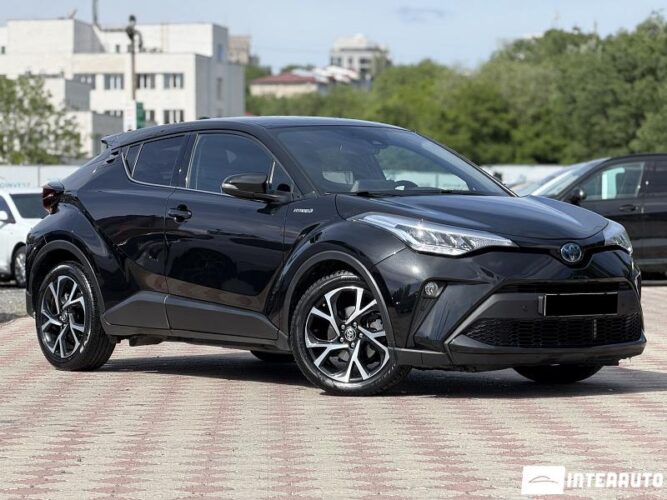 Toyota C-HR 33 toyota C-HR 2021