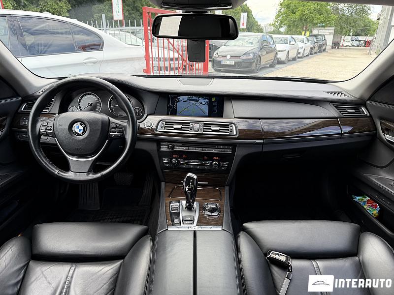 BMW 750