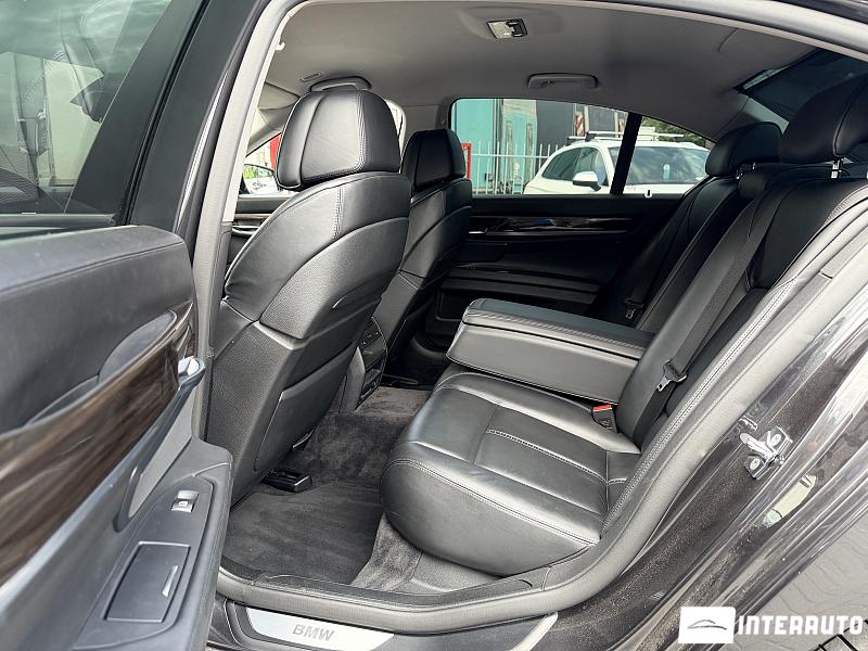 BMW 750