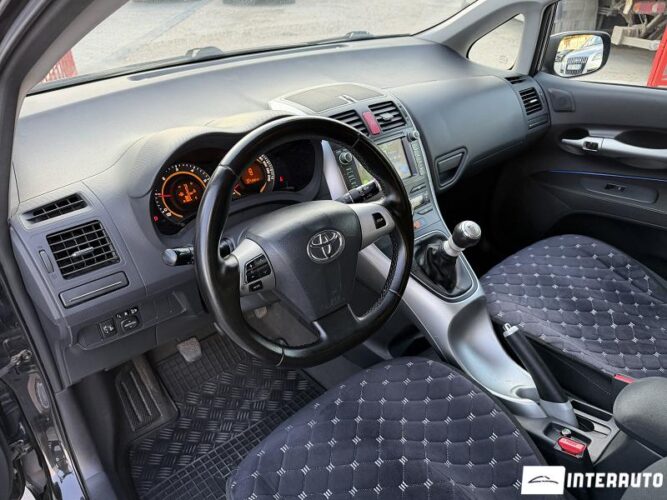 Toyota Auris 33 toyota Auris 2010