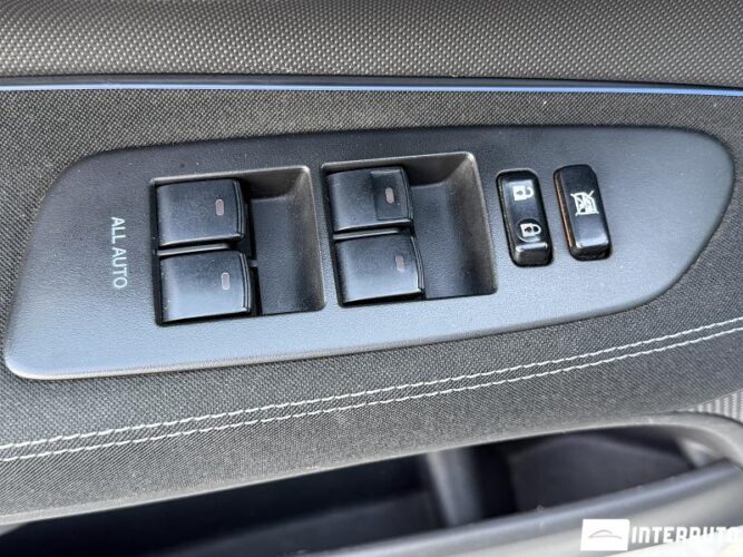 Toyota Auris 39 toyota Auris 2010