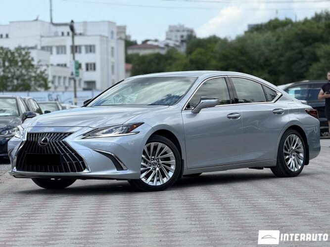 Lexus ES 300h 2023 doar la InterAuto