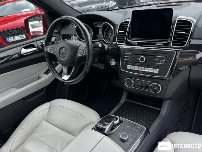 Mercedes GLS 450 41 mercedes GLS 450 2019